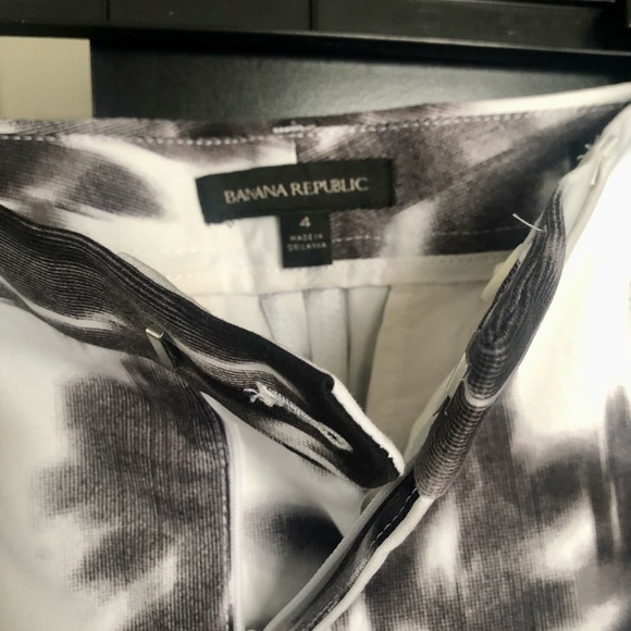Banana Republic pants in ink spots print. - Picture 3 of 5